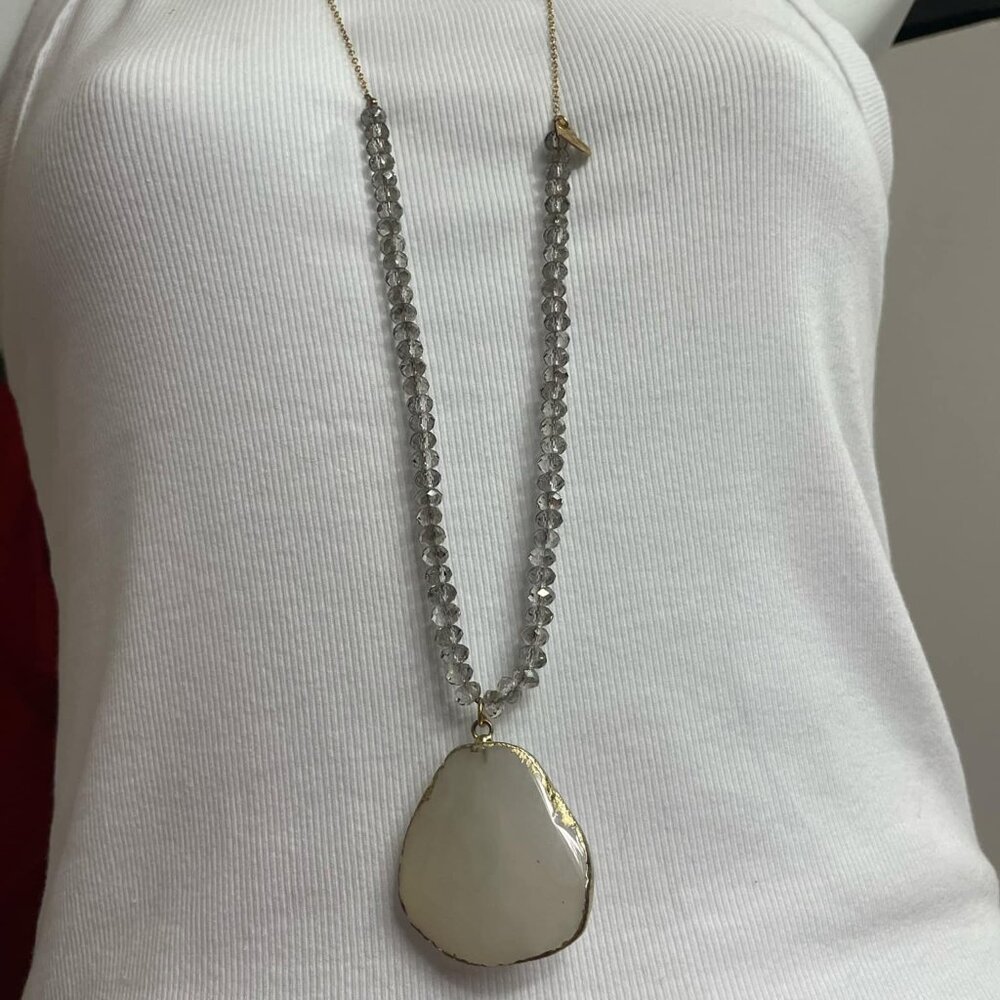 Gold Toned Agate & Crystal/Glass Beaded Necklace